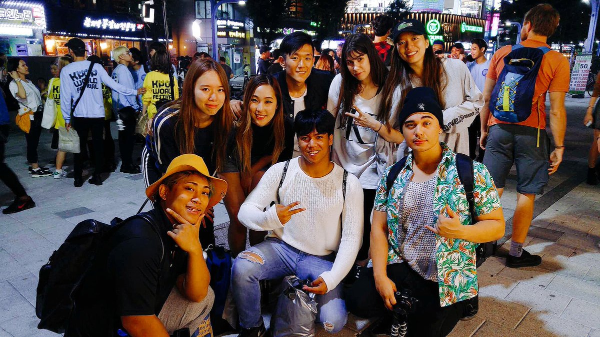 1PCE_'s tweet photo. Thank you JRE for supporting us 😄 Was nice seeing you at Hongdae 😍 #KWF2017Canada #KWF2017Ca https://t.co/K86hBLlR6O