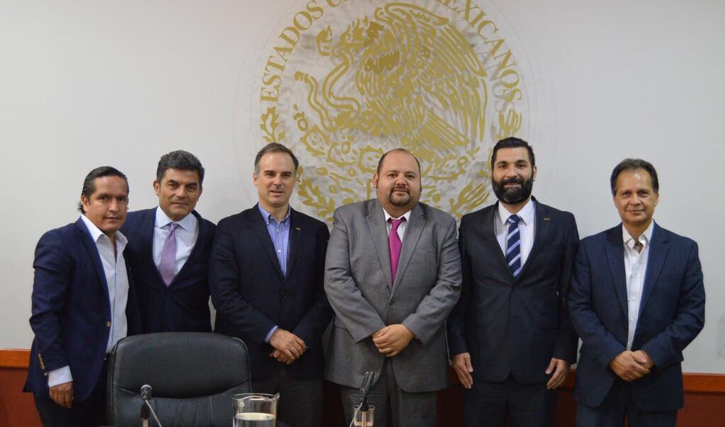 cmicjal_pdte's tweet photo. En la reunión de la Comisión de Desarrollo Urbano del Congreso del Edo,  se a aprobó la nueva Ley de Obra Pública propuesta por CMIC 1/3 https://t.co/FEjxQFpI8L