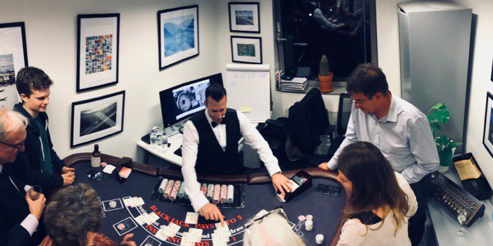RobertJRattray's tweet photo. What a superb night with @thecroupierclub @sinc_innovation 21st birthday. https://t.co/bMfbI99QPn