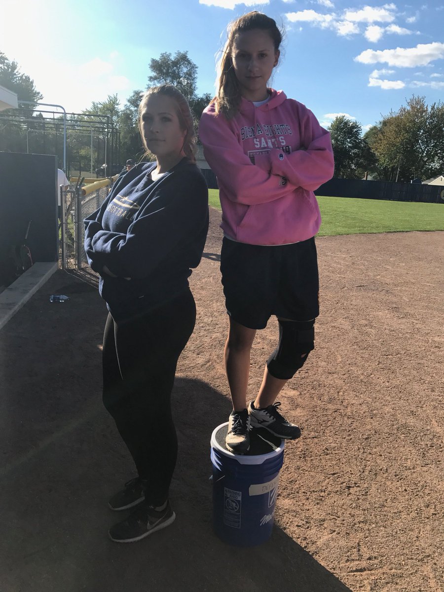 SHUSoftballFC's tweet photo. Tune in at 8pm eastern for the next fight! #whosgonnafall”short”tonight? https://t.co/OwWsL5ppsk