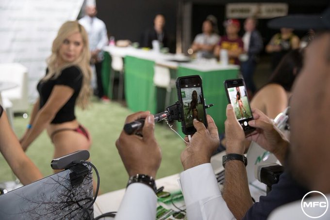 @MyFreeCams LA Adultcon was lit! 🔥🌴💚 had so much fun with @RaeRiley_ @MissMiaShelby @hackergirlmfc &amp;<a class="tags" href="/tag/myfreecams">@myfreecams</a>