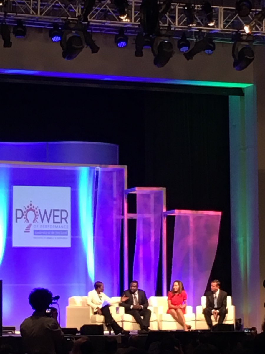 PROSPANICAColum's tweet photo. Lunch with a CEO! We have @MarriottIntl @MorganStanley @GELighting @adtalemglobal #powerofperformance17 https://t.co/yfVe8ytj5t
