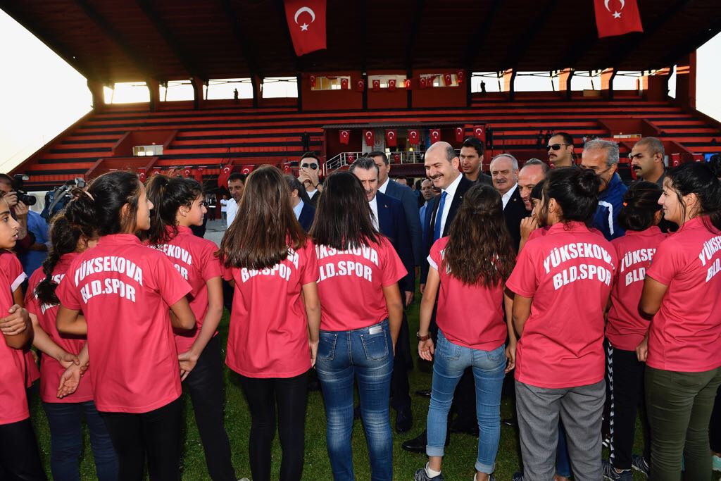 suleymansoylu's tweet photo. @OA_Bak Genç zihinleri, spor ve kültürle işleyerek Güçlü Türkiye'yi inşa ediyoruz.

Yüksekova Belediyesporlu sporcuları ziyaretimizden... @OA_Bak https://t.co/OsXZSb0IhI