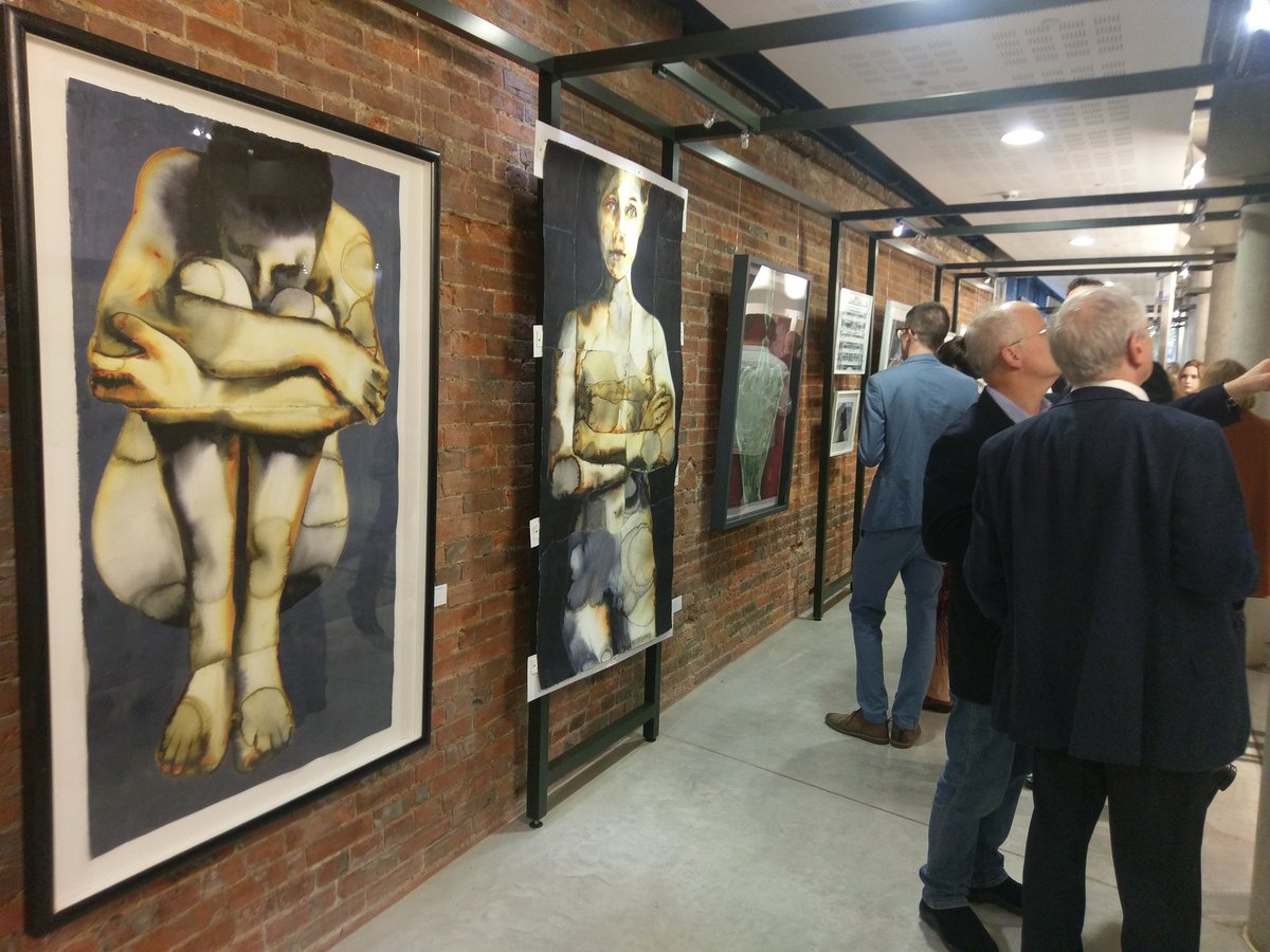 DavidSmithArt's tweet photo. Really heaving at "Art On Conflict" PV in Woodstock. Showing with @rodcraigartist #David Freud #SaraShamma #GrahamDean https://t.co/WA0kZlLgYD