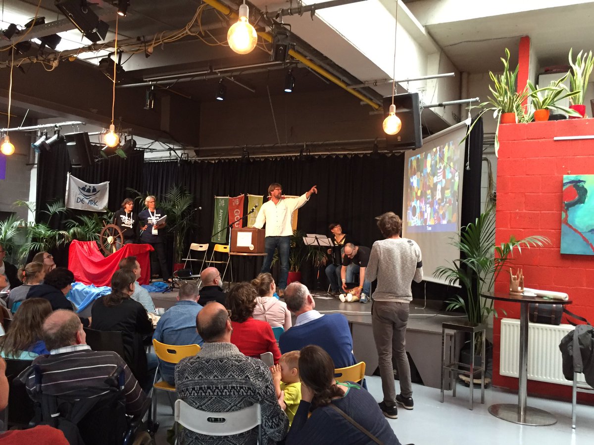 Regiodag in Antwerpen. 5 Ark gemeenschappen. 140 deelnemers. Meedenken over de toekomst. Vieren. Samen Zijn. Wat was het mooi.
