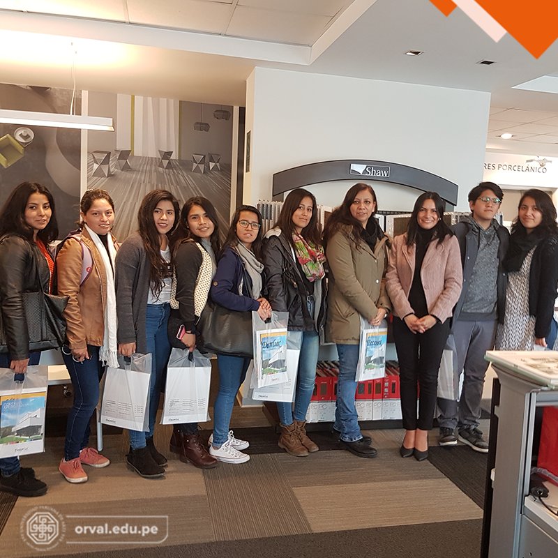 UOrval's tweet photo. Nuestros alumnos del VI ciclo del curso de Composición y Proyectos visitaron las instalaciones Decorlux y Decoroffice. #Orval #Arte https://t.co/tmTiuiIv16