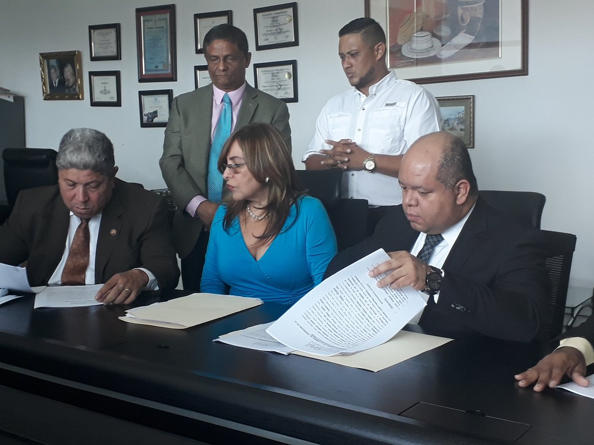 solis_28's tweet photo. Denuncian por abuso de autoridad al magistrado Ayú Prado#notirpcrado https://t.co/HHOwaKMFg4