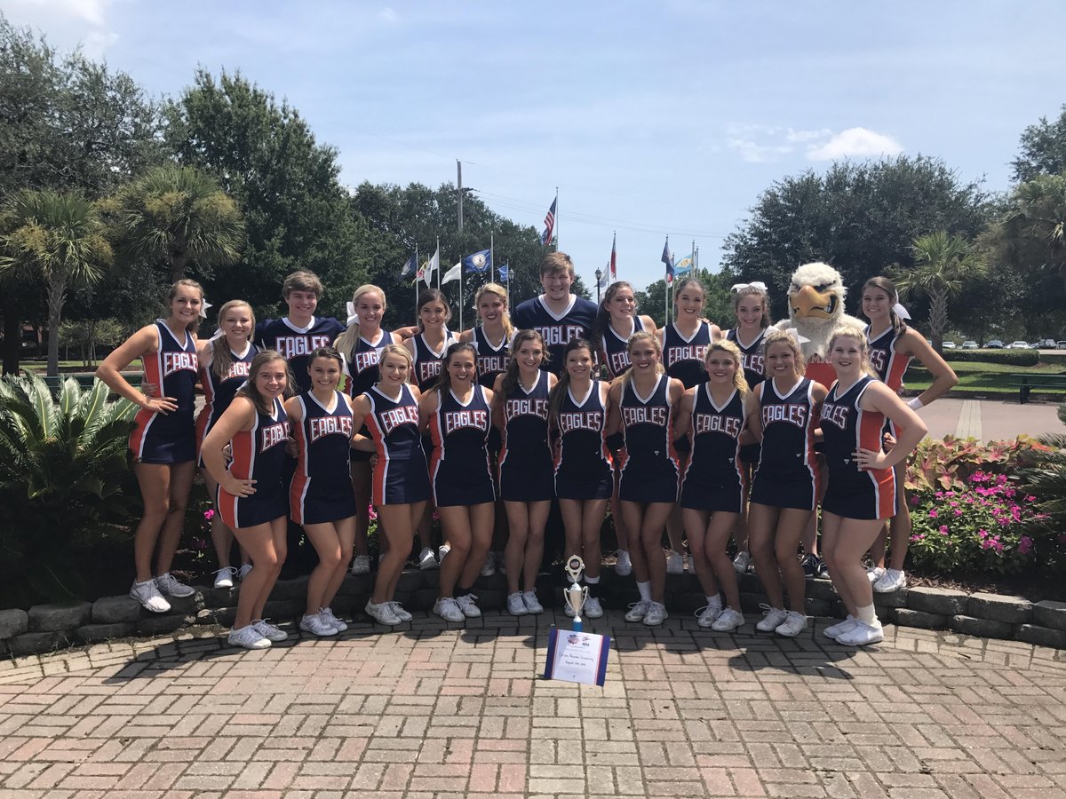 CNathletics's tweet photo. #CNSpiritSquad is holding a Cheer &amp; Dance Clinic on Jan. 20th for High School Athletes. 

Details: https://t.co/RigiR1cpyV https://t.co/jJRrqTqAZm