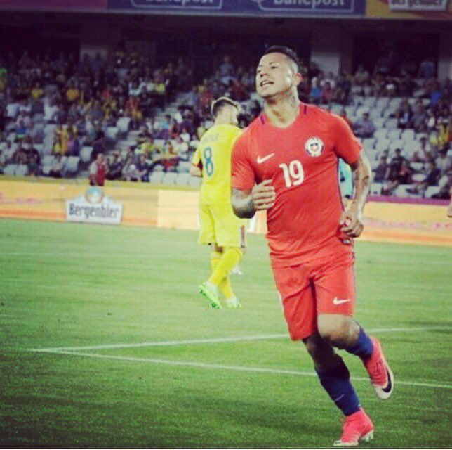 Leo10Valencia's tweet photo. Feliz 🇨🇱💪 https://t.co/19EZm2PAdN