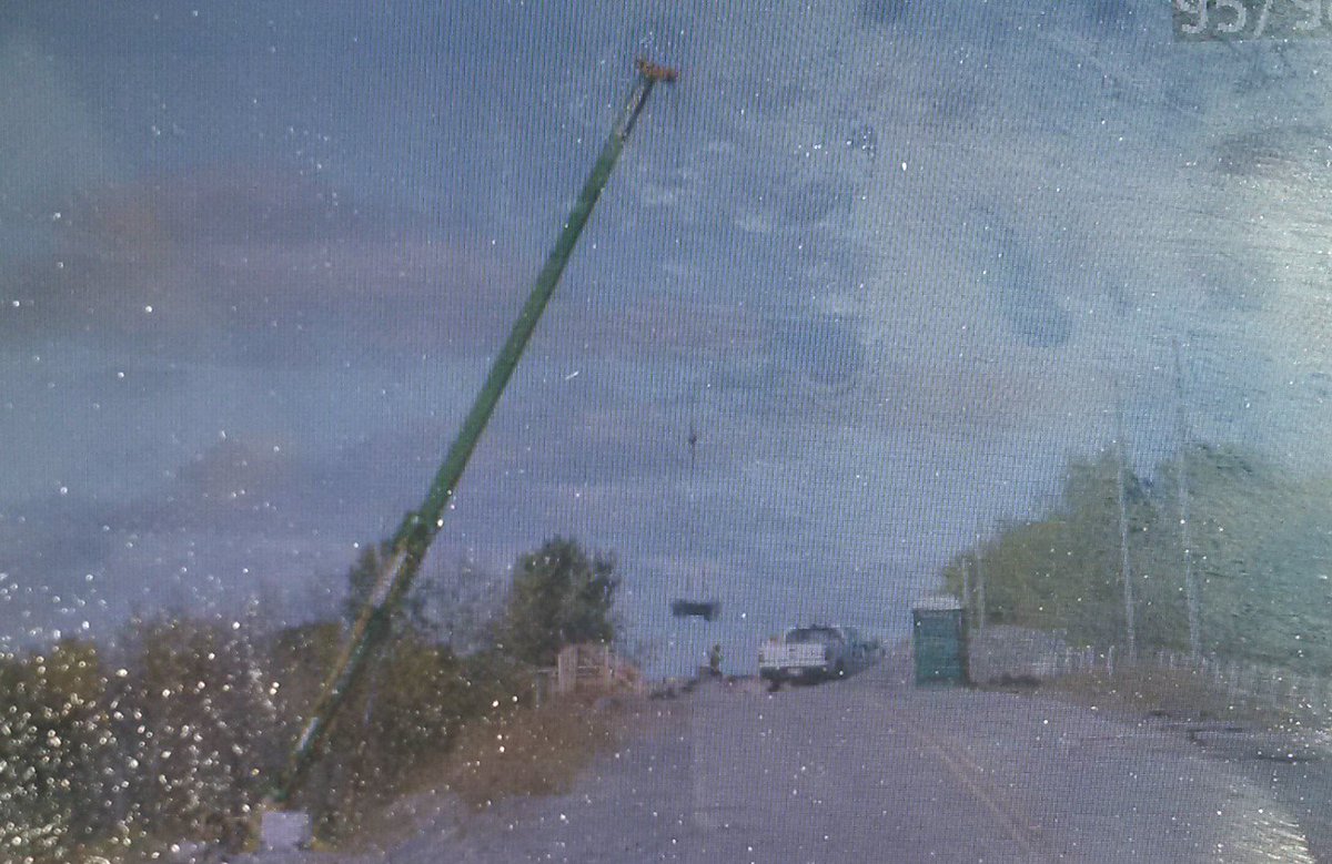 A large load of metal was being moved into place by a crane at the site https://t.co/gqrrhTgsJq