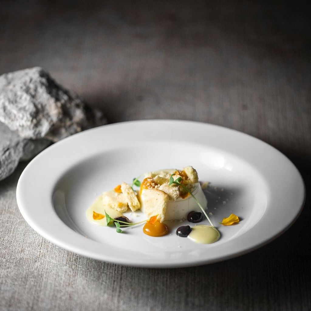 jennsilverberg's tweet photo. That dessert, tho... from #feastinthefield #slowfoodstl
#foodphotography #foodphotographer #knowyourchef #knowyou⦠https://t.co/3qUjMMxVMF https://t.co/f9ZUM4Cxvx