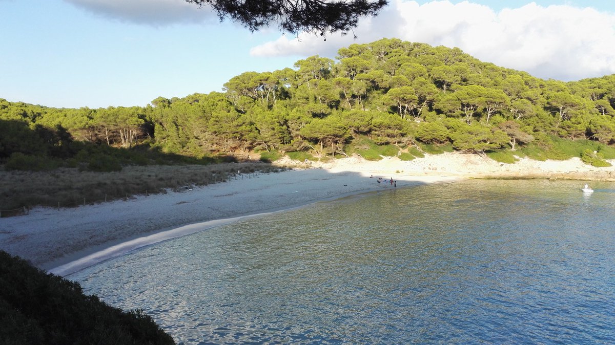 IritaMaranova's tweet photo. Agur! Zapatillen hilerrira zoazte orain. Hau izan da zuen azken paseoa: Cala Galdana - Mitjana - Trebaluger. Gaizki ez! #Menorka #oporrak https://t.co/Zos3miIhZH