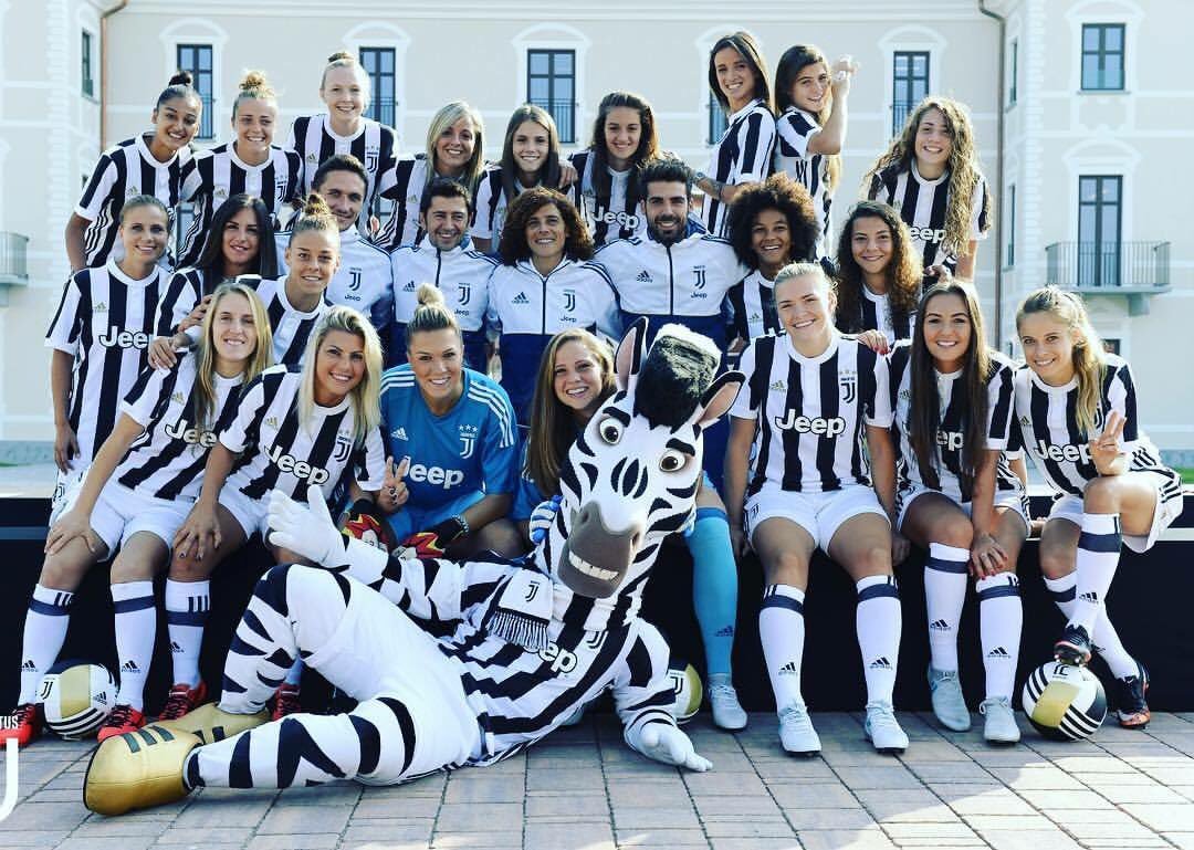 Let's the season start!💥⚪️⚫️
#juventuswomen #juventus #shootingday @JuventusFCWomen <a href="/juventusfc/">JuventusFC</a>