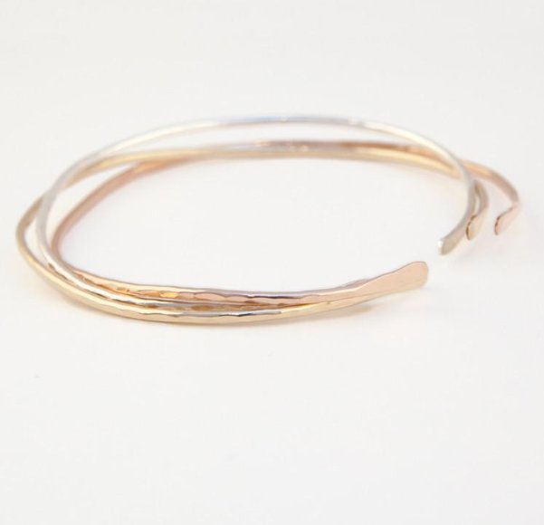 sistoshannon's tweet photo. OPEN HAMMERED BANGLE   #jewelry #jewels #jewellery #fashion #swag #photography #dress #silver #diamond #Trendy https://t.co/immzOJi9ts https://t.co/OCZOrdYa4U