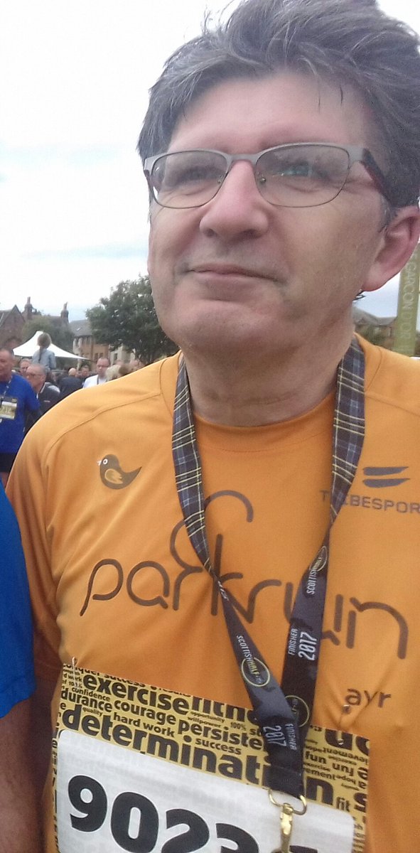 My bro-in-law rocking the #apricot at Scottish 10k. Celebrating #parkrun13. 1 year of <a href="/parkrunUK/">parkrun UK</a> and he's loving it! #ayr