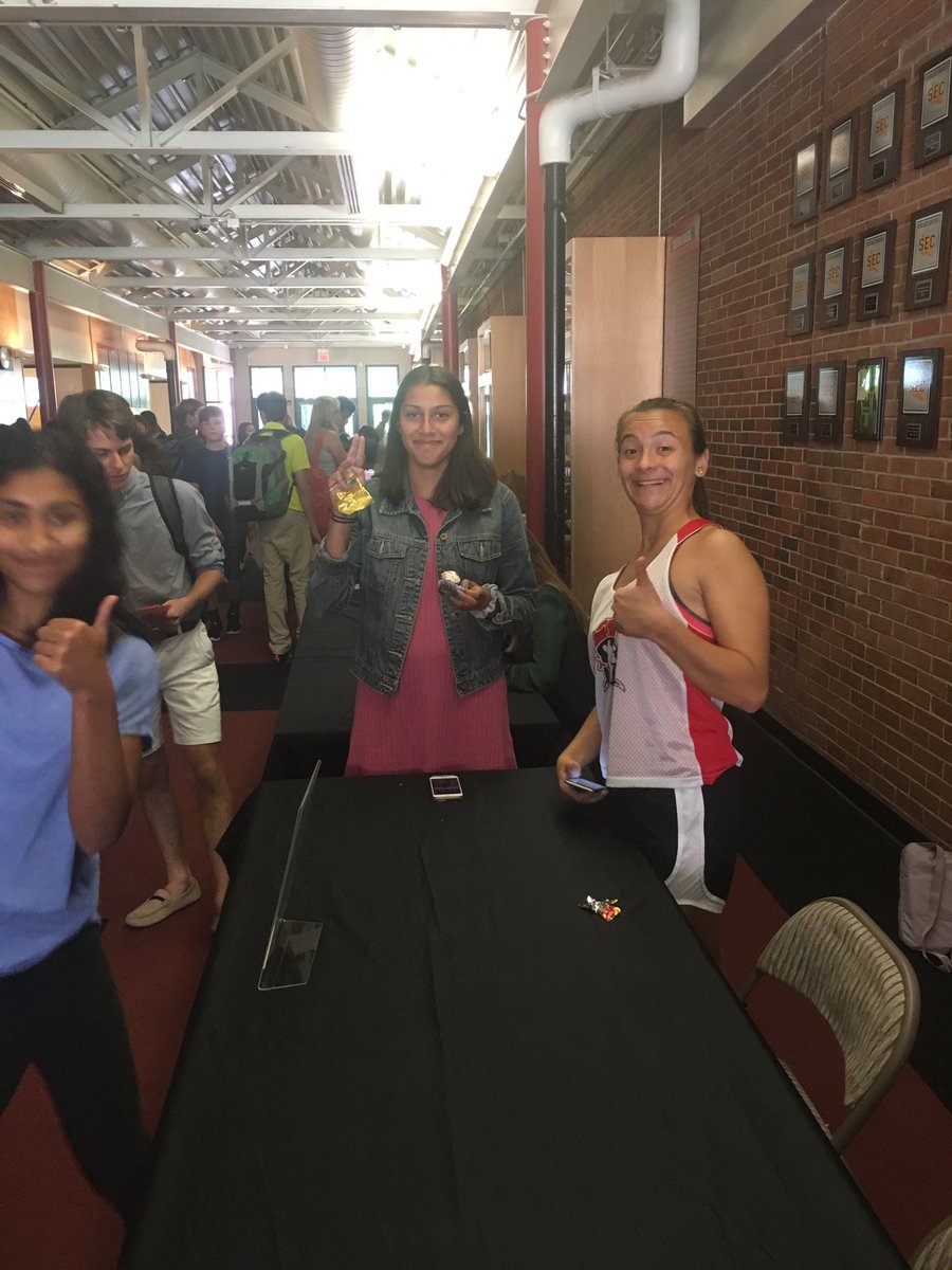NA_service's tweet photo. @NewarkAcademy we are excited about #service opportunities! #fallintoservice #CSfair https://t.co/OOnioJFy3q