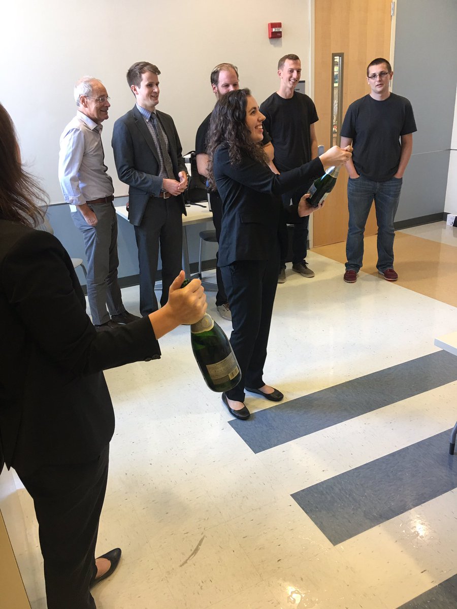 Joseph_DeSimone's tweet image. 3 PhD Defenses @UNC @UNCPharmacy Div of Pharmacoengin: 3) &quot;Engin Microneedles for Transdermal Deliv Therapeutics&quot; congrats Cassie Caudill !