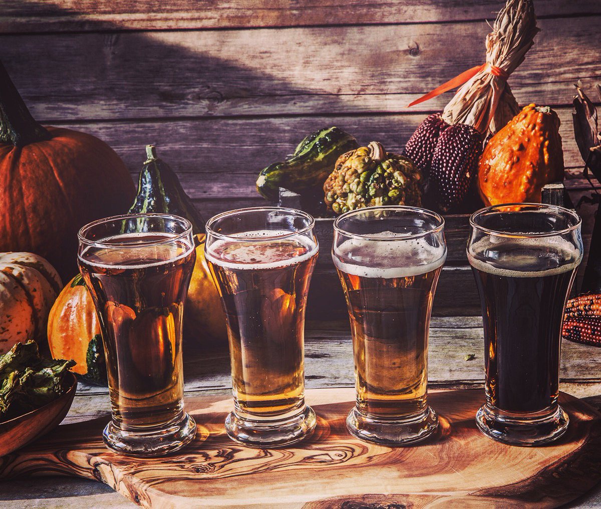 🍁Fall in 💛 with a new home. Score some tasty treats &amp; prizes at our Tours &amp; Pours event this Saturday! #winwithbozzuto #100CapitolYards