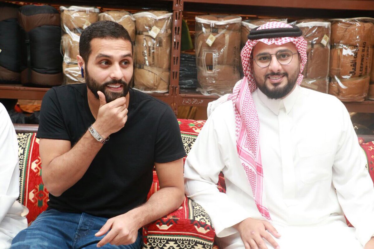 اللاعب ياسر القحطاني 
والاستاذ محمد الشتوي 
في افتتاح فرع لوازم البراري الثاني 
في الرياض.. 
#الرياض #تمير 
تصوير عبدالله الغانم
