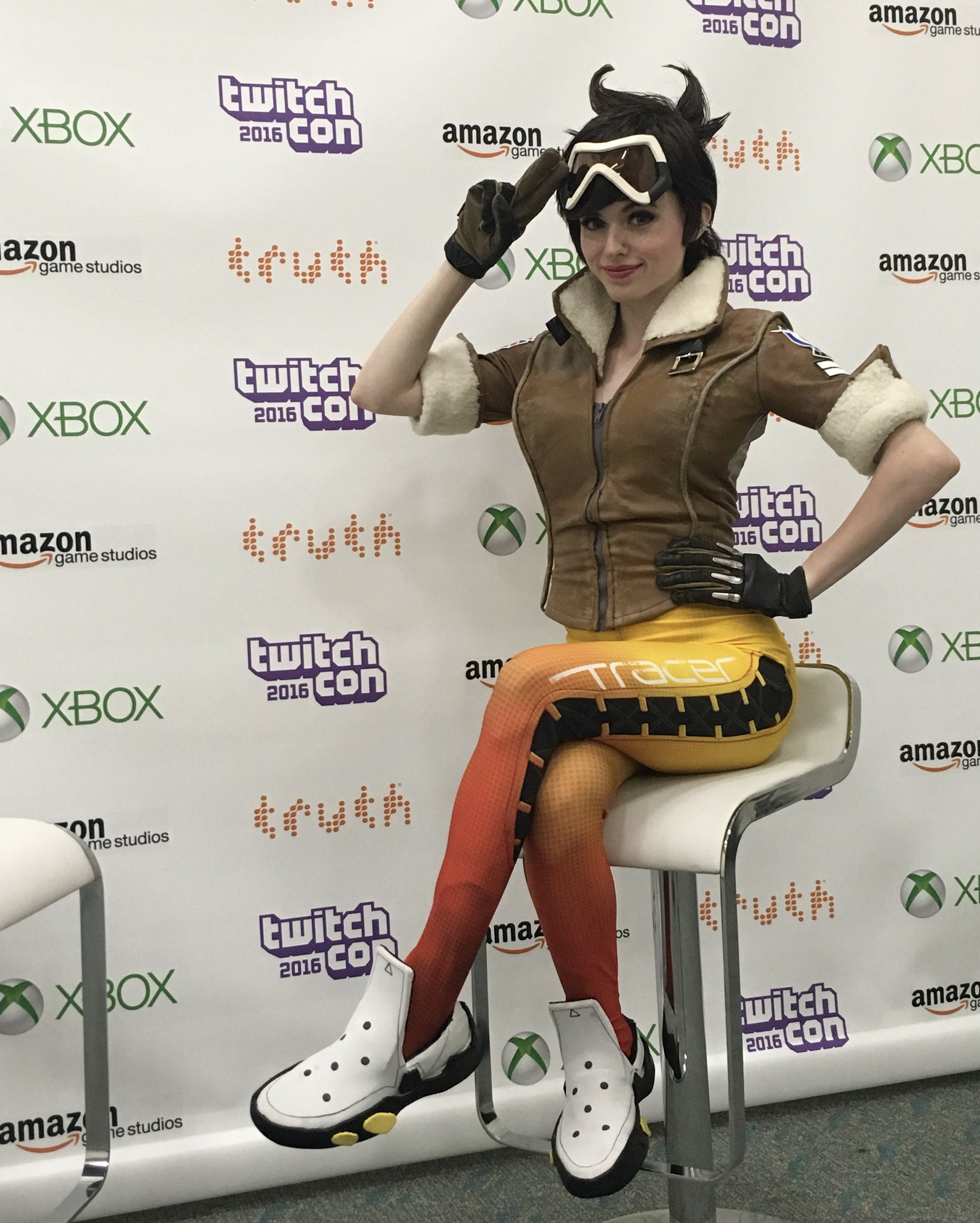 Amouranth 😈 Patreon On Twitter Live On Twitch Pfyowwa8t5 Pic From Twitchcon