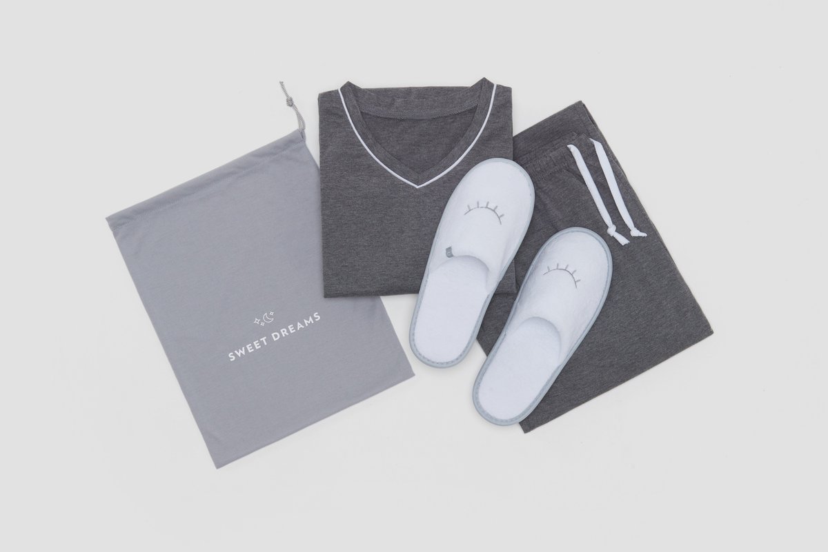 Casper's tweet photo. Takeoff? More like drift off. EIGHT new exclusive Casper products are coming to an @AmericanAir flight near you this December. https://t.co/cZVjcew5WV