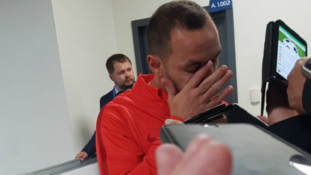 El desconsuelo de Marcelo Díaz tras no ser convocado a la #SelecciónChilena
bit.ly/2xAwpG7