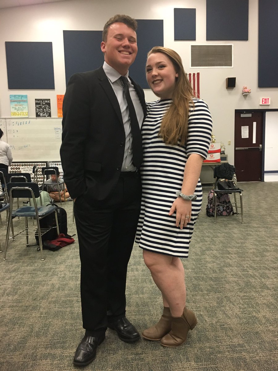 KyndallLynn26's tweet photo. #BHSHC17 https://t.co/avV3yBzZSF