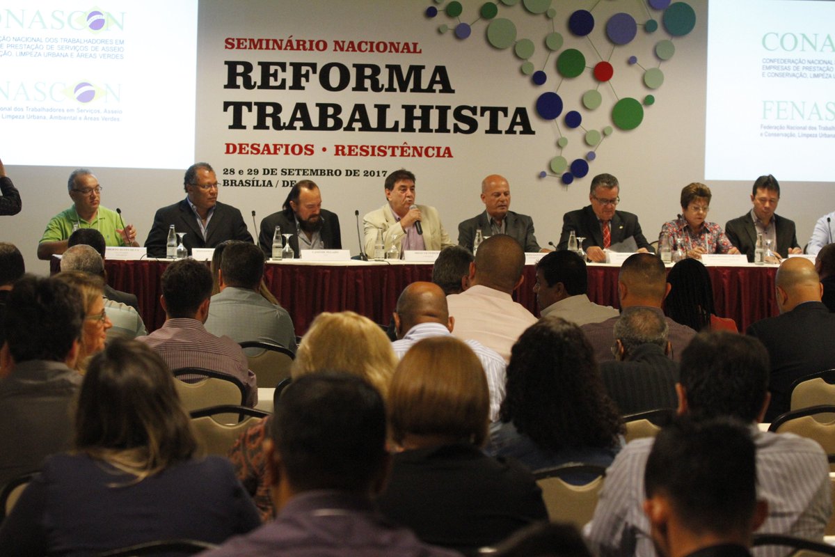 Começou o Seminário Nacional CONASCON Reforma Trabalhista | Desafios Resistência, que reúne sindicalistas, acadêmicos e membros do governo.