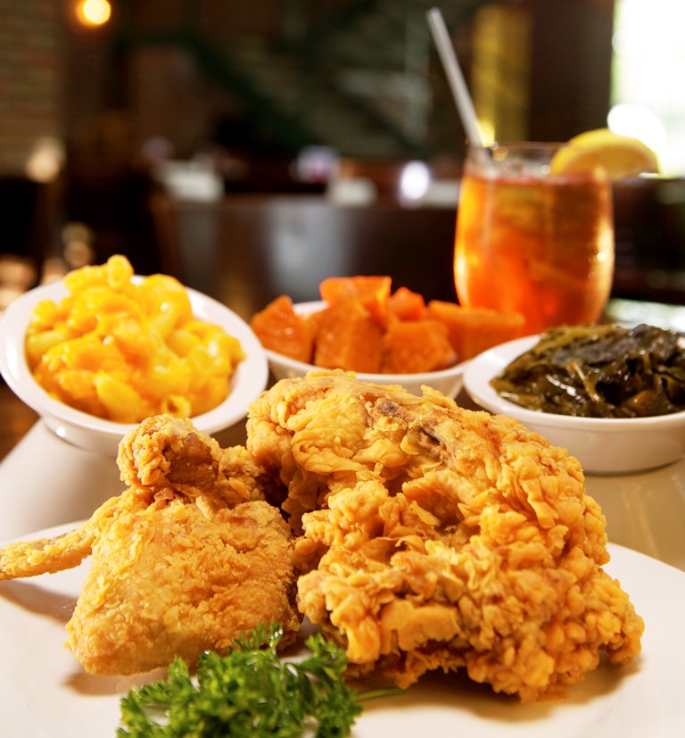 ConcessionsIntl's tweet photo. Hungry? Stop in for some down home southern deliciousness! #Paschals #SouthernFood #ATLAirport Concourse B #CINTL https://t.co/vFe8eYZuZ4