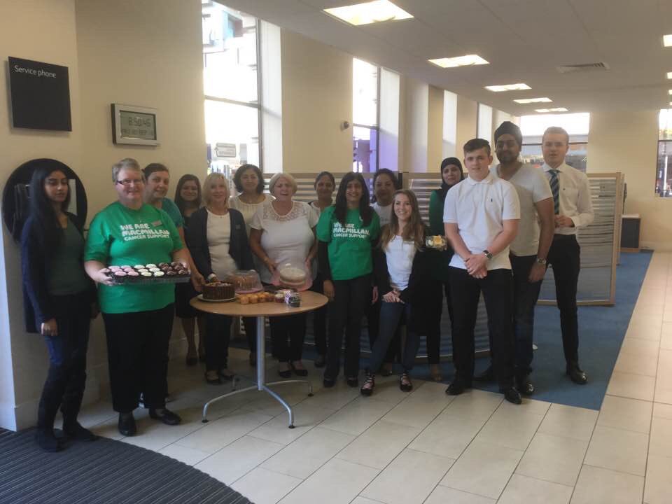 MrCommunity1's tweet photo. 12 hours left til The Macmillan Coffee &amp; cake sale Barclays Uxbridge &amp; West Drayton @OSheaPete @markarenh @avvaswani https://t.co/Wqn7nzQoJ0