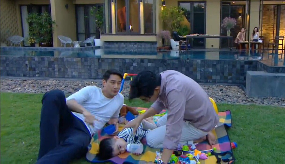 KomsakAddams's tweet image. จบแบบนี้ ก็น่ารักดีนะคะพี่จ๋า #เพลิงบุญ