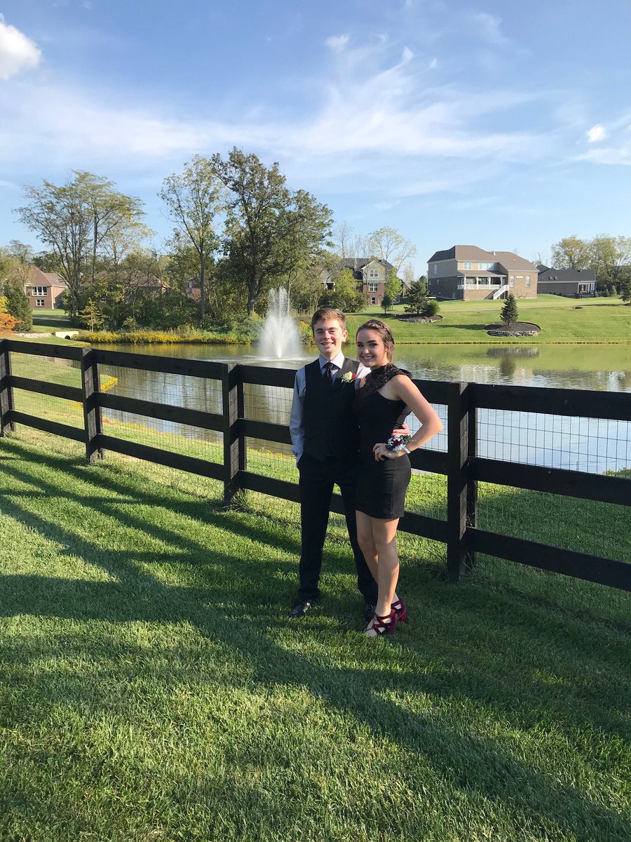 StrappConnor's tweet photo. Looking back at my camera roll😂 difference betqeen me Freshman year hoco and Junior year hoco https://t.co/M5CBF16WBJ