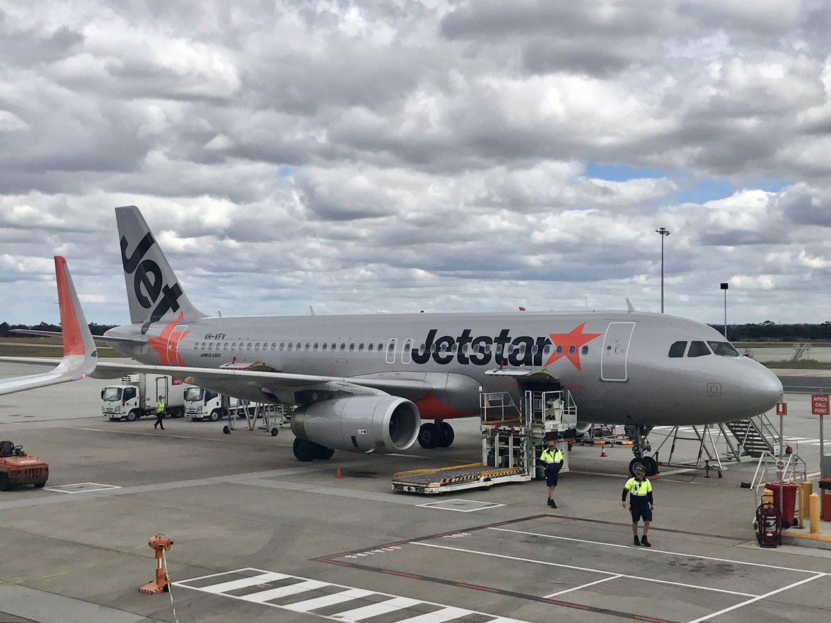 OperaChaser's tweet photo. Coming up, ooh 😲, @JetstarAirways JQ436 MEL-OOL direct to @cityofgoldcoast for sunny skies and tonight's @OperaAustralia Aida #OperaBeach. https://t.co/xyck0EYtIu