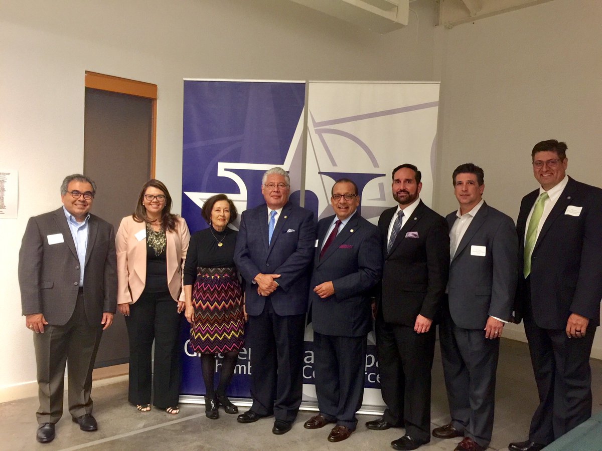 riortiz's tweet photo. From tonight’s #GDHCC Annual Membership Meeting and #ScaleUpDFW graduation. https://t.co/GlCTOllQMz