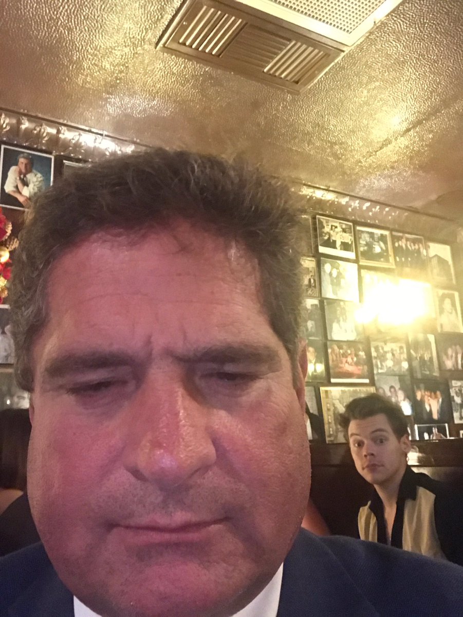 juliaawoods's tweet photo. my friends dad was in a restaurant with harry styles last night and... https://t.co/pZ01WAyZnH