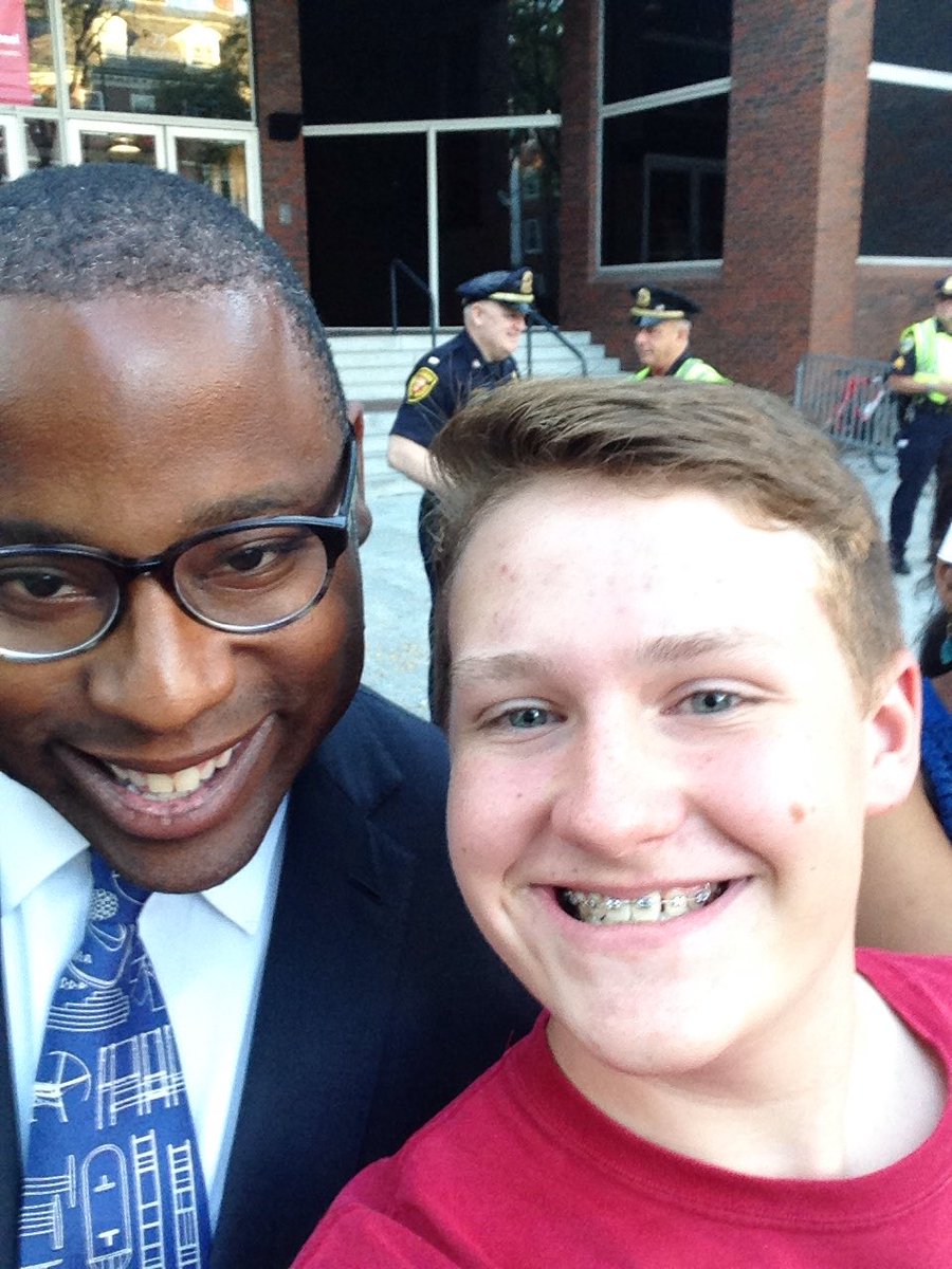 IamMikeRobinson's tweet image. Awesome turnout at the #StopDeVos rally with @titojackson @wheresmyporsche @bmadeloni @TonyaTedesco keep fighting!