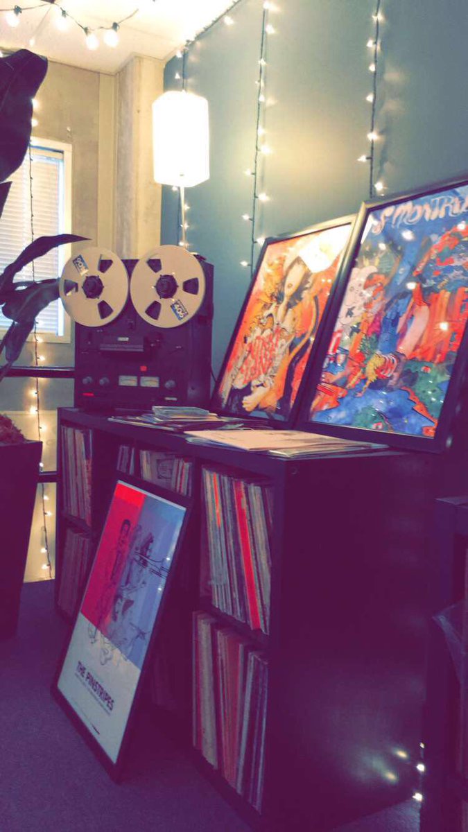 andrewyunker's tweet photo. So long @WNKU. Tuned-in 1,000s of times, discovered some of my favorite music &amp; even got to join my buds @dawgYAWP in studio. #WNKU https://t.co/ou9VnMDXDl