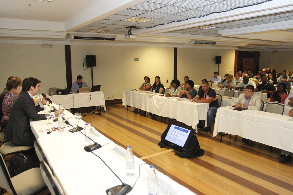 #PERGUNTA: economista Bruno Vaz está respondendo perguntas sobre a Reforma Trabalhista no seminário da CONASCON. Pergunte, participe!