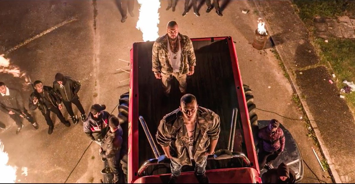 "Teil Drei setzt noch einen drauf, scheiß auf zeitgemäßen Sound!"
backspin.de/kollegah-und-f…