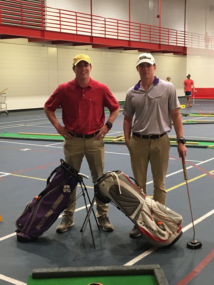WKUIntramurals's tweet photo. @KAOrder_WKU are determined to win the Red Jacket at the Intramural Open https://t.co/8vMNWYaX5F
