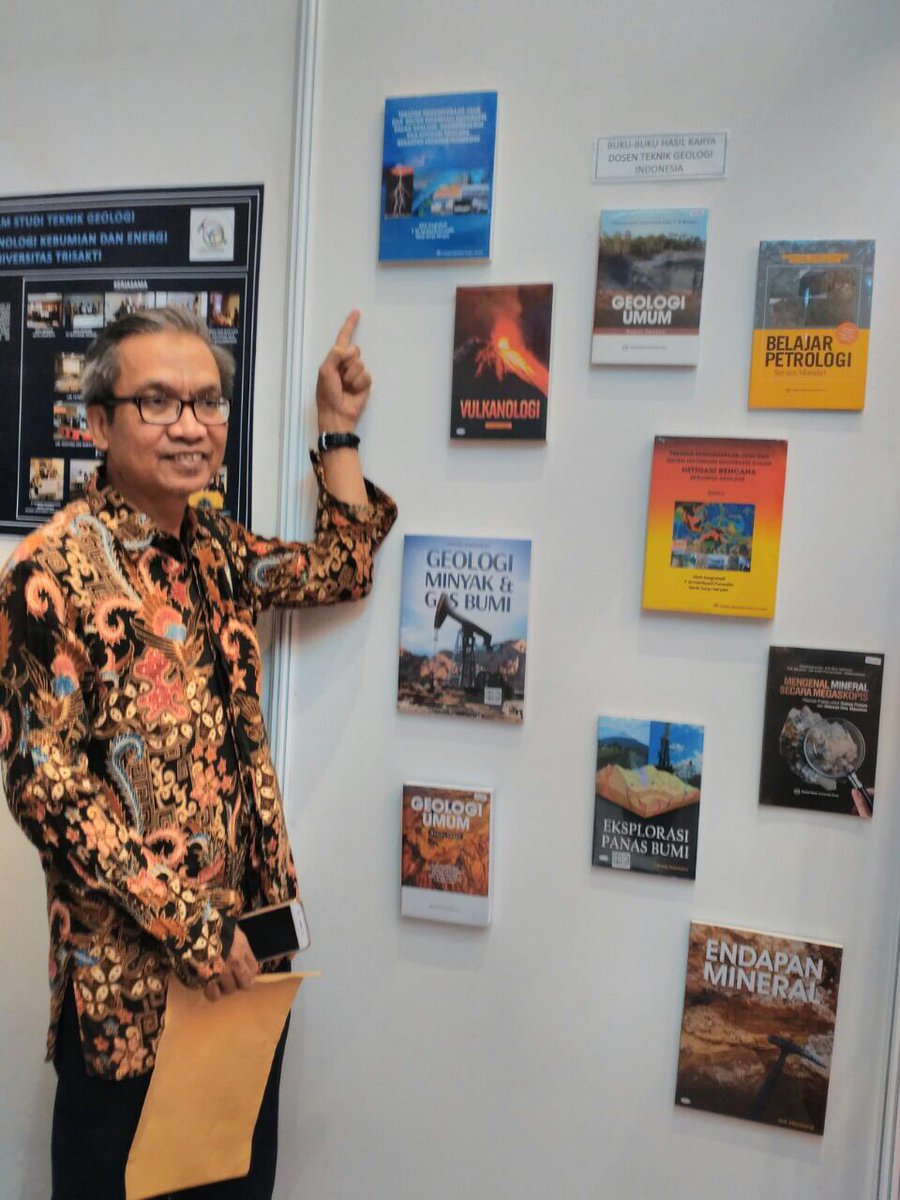 trisakti_'s tweet photo. 25-28 September 2017, Dekan FTKE Usakti Dr. Ir. Afiat Anugrahadi  menghadiri acara JOINT CONVENTION MALANG 2017. #ftke #usakti #trisakti https://t.co/Z4Mc7da61D