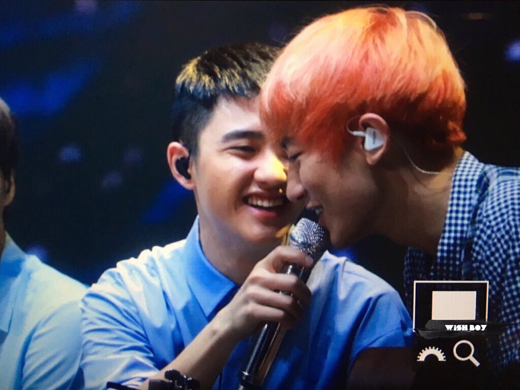 softdks's tweet image. w/ chanyeol 💕