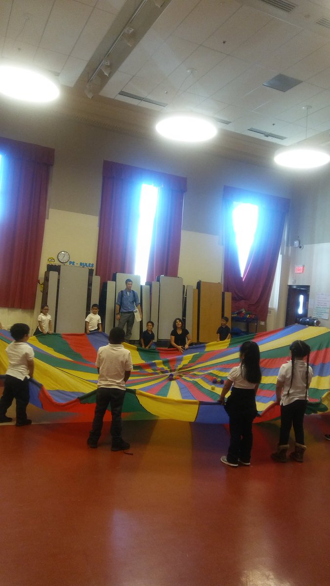 GregGoldkind's tweet photo. The parachute is a great way to introduce Team Building Skills! #PowellES #PhysicalEducation #Pantherville #DCHPE https://t.co/z6Nahyltvn