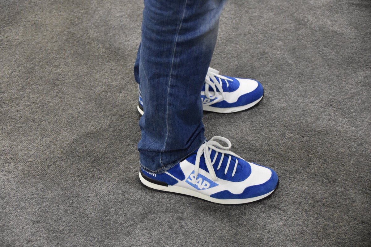 mgillet's tweet image. Feat. #developergarage Busy line up, working &amp;amp; learning during #sapteched - Great place to grow knowledge and skills !