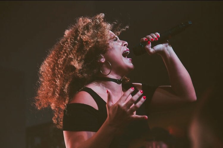 sava_laur's tweet photo. That time I shot @TheRealBlanca on the #tempotour https://t.co/aSizmTiUmA