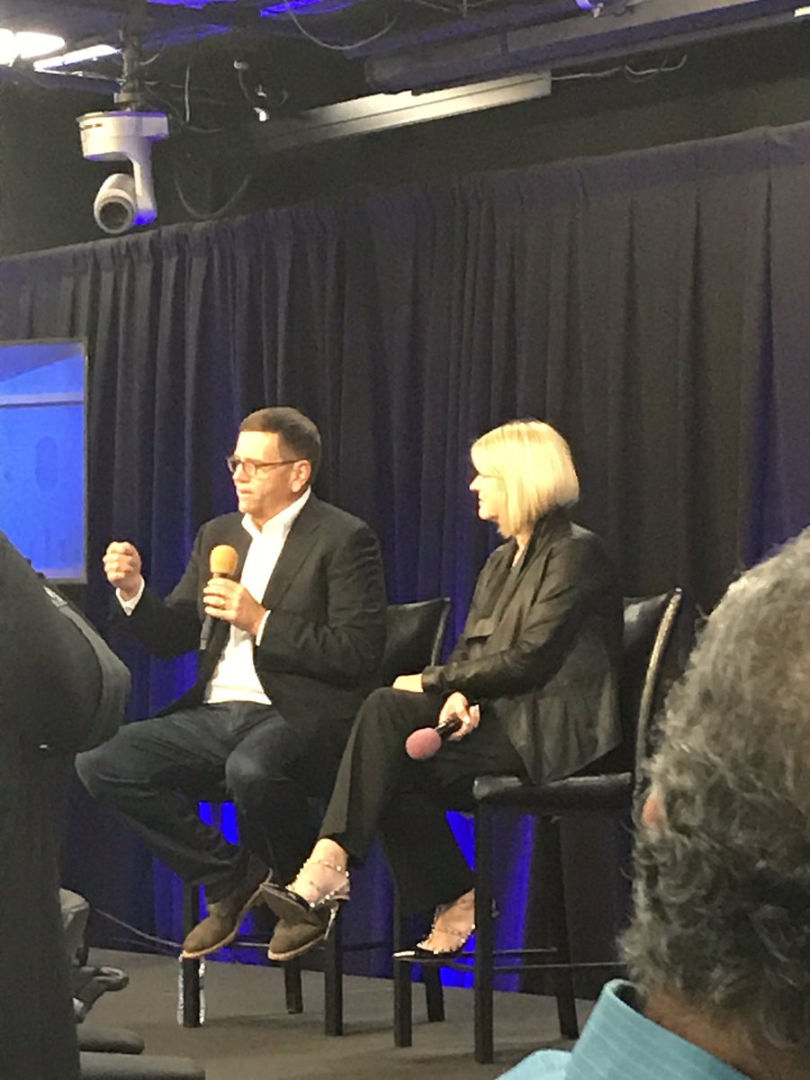 sandyschen_'s tweet photo. Focus v Silos...know where you're at #CiscoLeaderDay #WeAreCisco https://t.co/8t9DLkCSJ1