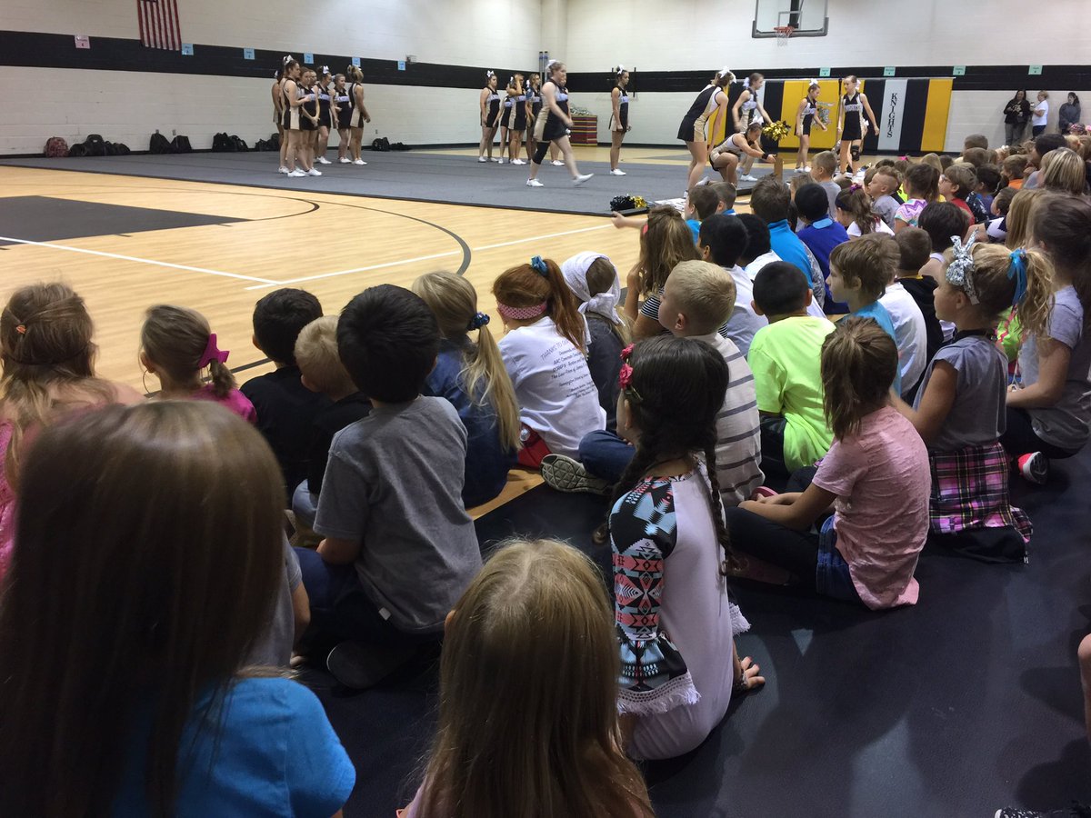 finchsfirsties's tweet photo. #finchsfirsties at the Pep-Assembly!! https://t.co/kp1t7KkGtQ
