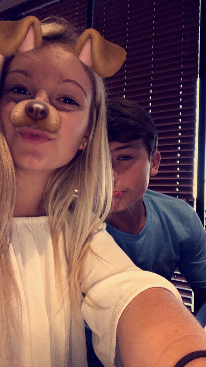 chloe_fender's tweet photo. Look at my boyfriend guysss ๐ป๐ป #lovaaa https://t.co/rvI5fywb1i