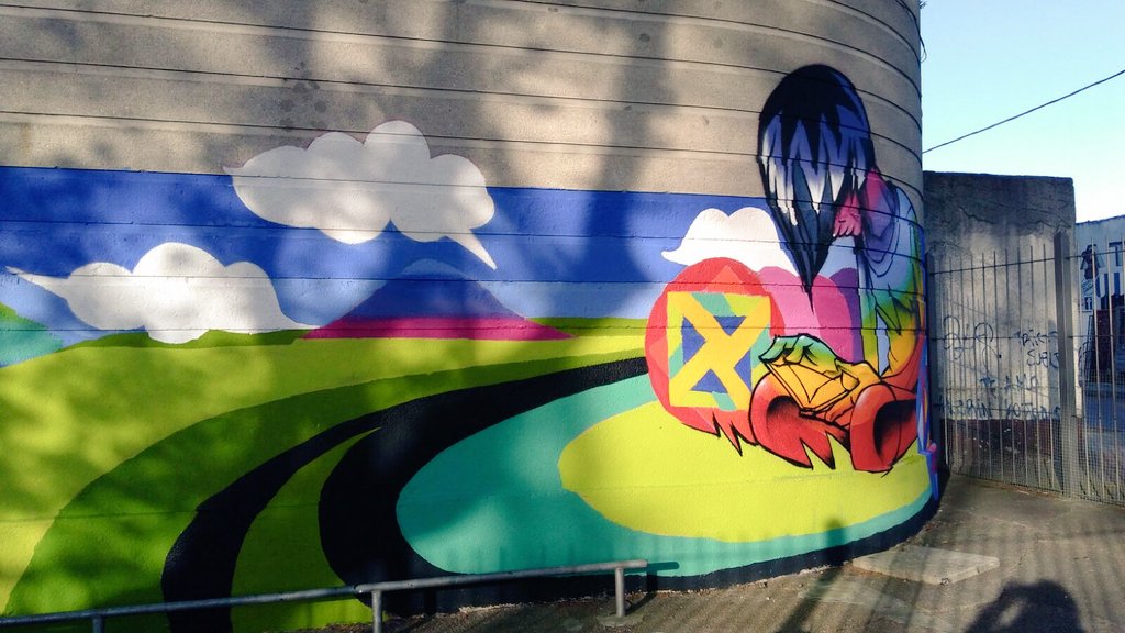 FedericoGrana's tweet photo. Los gurises de la UTU de la Unión armaron este diseño, hoy lo pintaron junto a artistas plásticos. Así arrancó #PintaTuLugar #PintaTuMundo https://t.co/mSz8n6oAWs