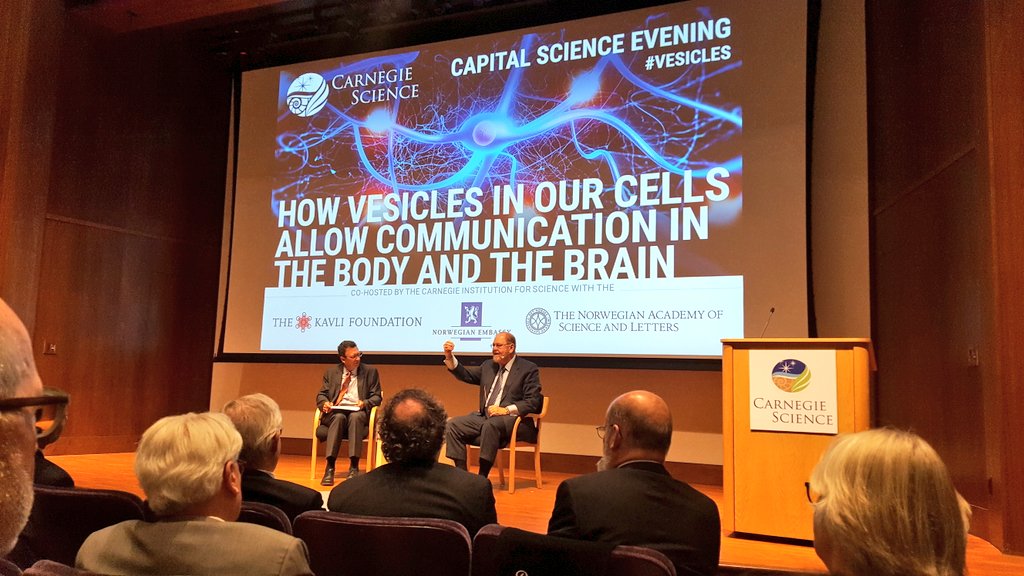 carnegiescience's tweet image. James Rothman answers an audience question about the role of #vesicles &amp;amp; #MembraneTransfer in #neuralplasticity &amp;amp; #memory formation.
